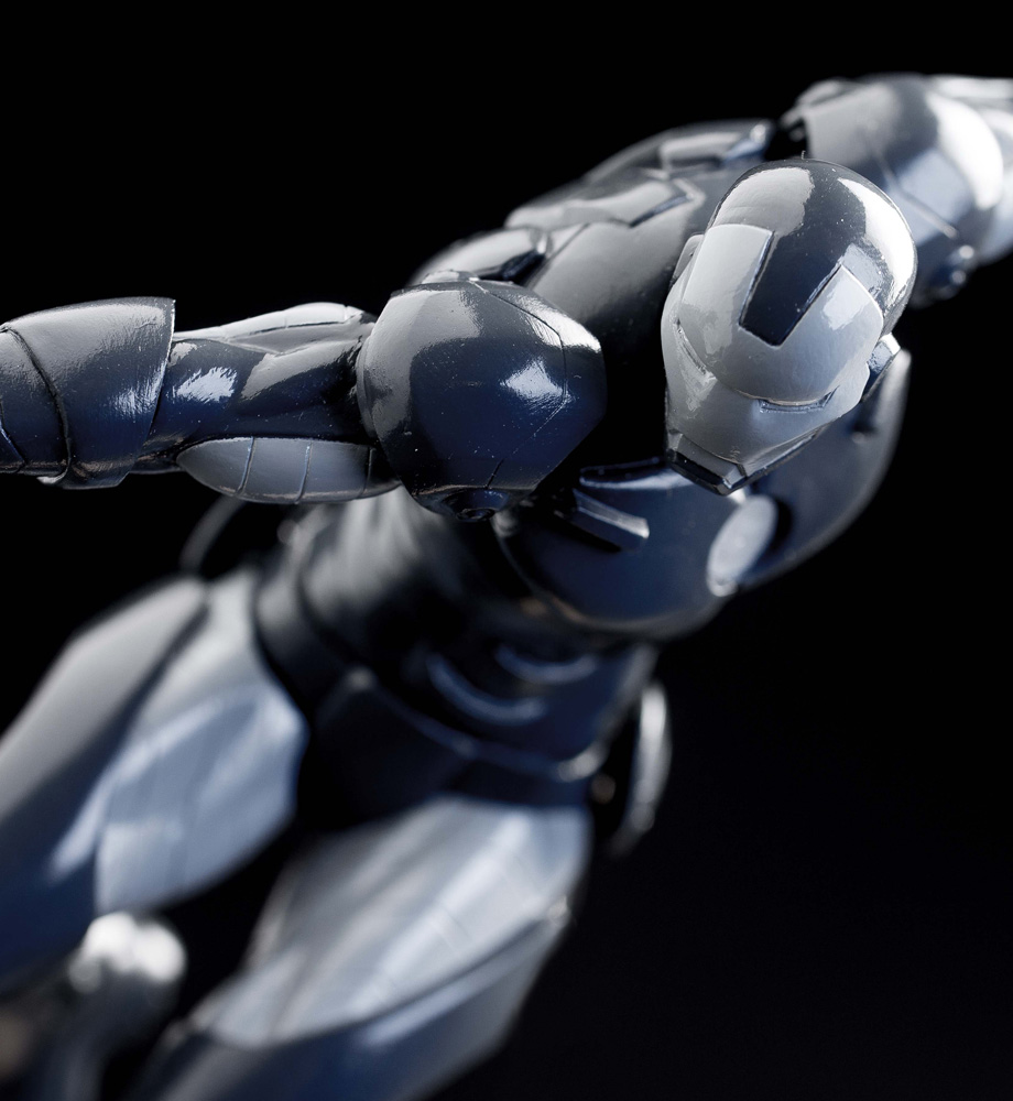 IRON MAN