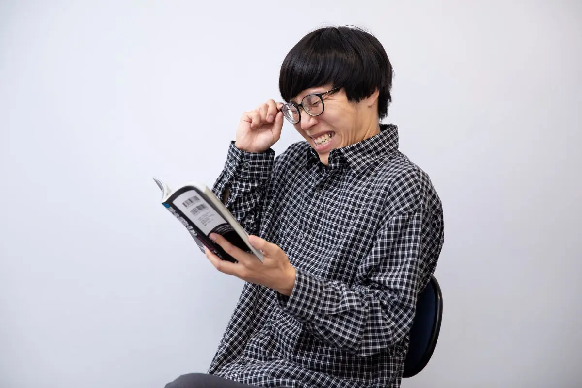 渋井丸拓男を再現中のたかやさん 