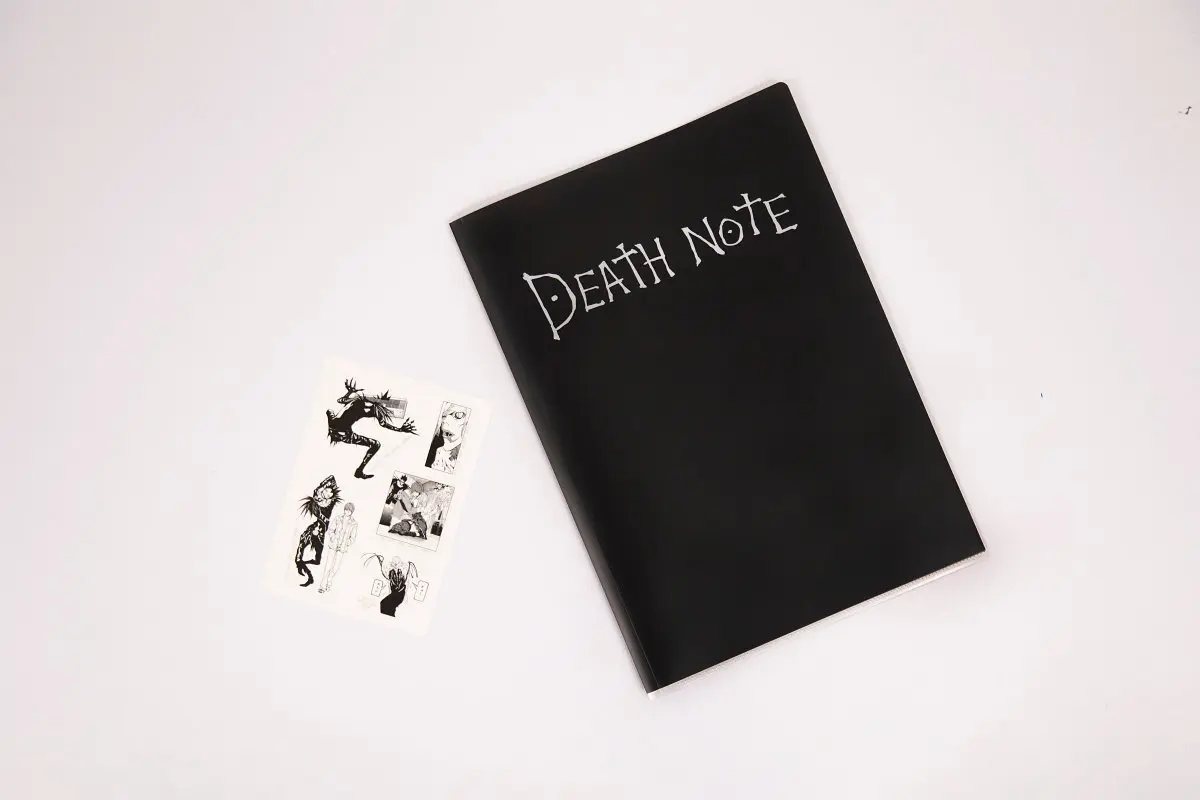 I賞 『ステーショナリーアソート ダブルポケットクリアファイル&透明シール』クリアファイルを閉じた状態