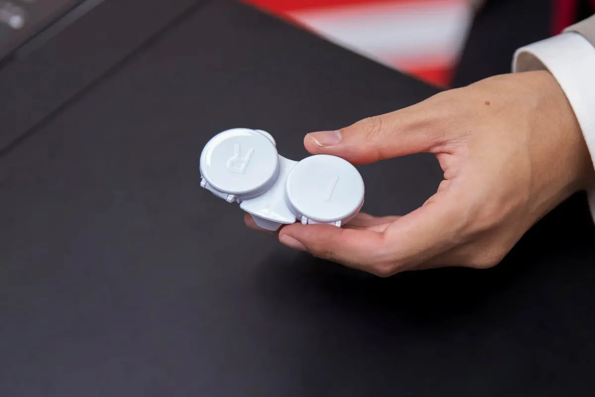 コンタクトケース