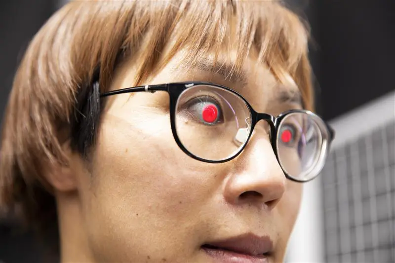 コンタクトを装着し「一番くじの目」を手に入れたたかやさん