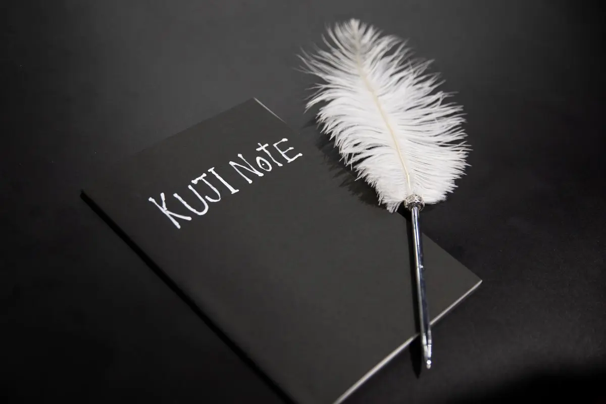 KUJI NOTEと羽ペン